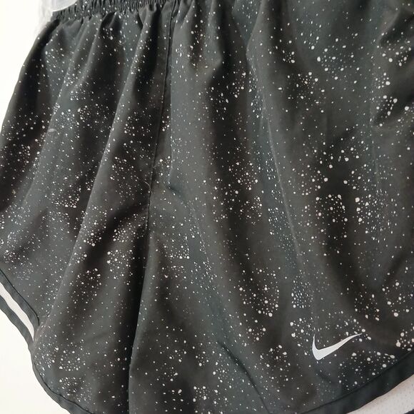 Nike Women's Athletic Running Shorts Size Small Black Print Built In Briefs - Picture 4 of 8